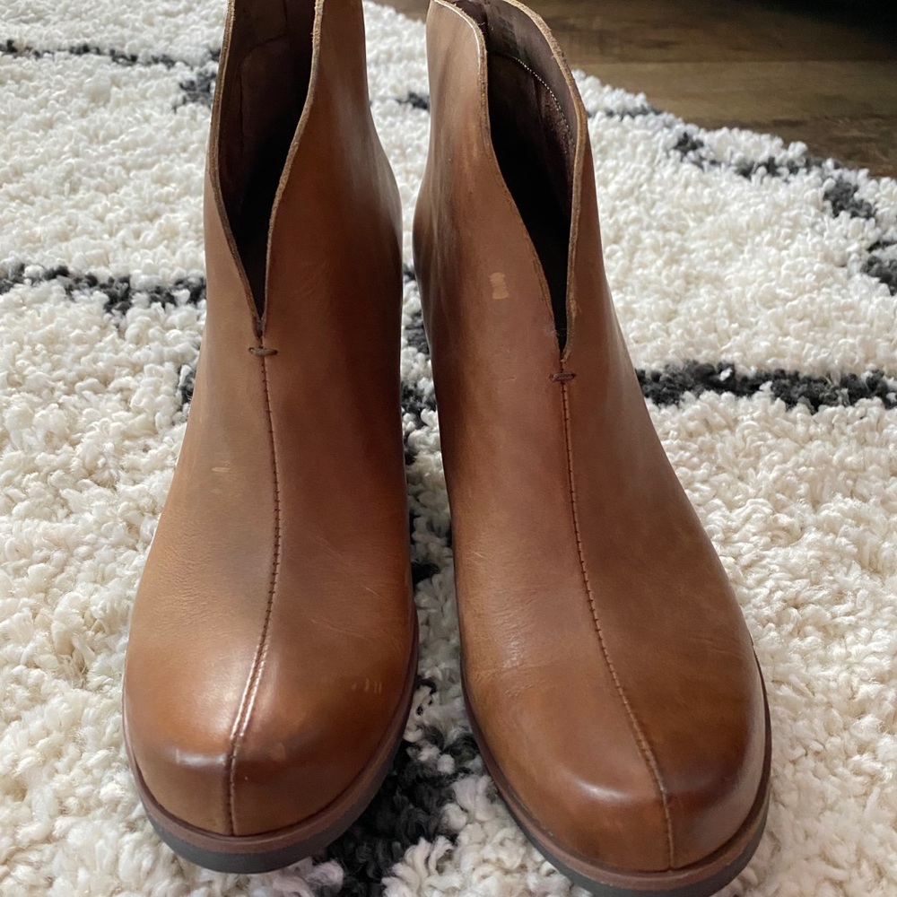 Korks ankle boots